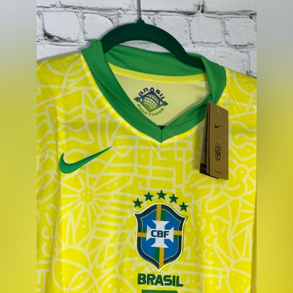 Brazil Copa América 2024 Soccer Jersey Vini Jr 7 Nike - Picture 5 of 10